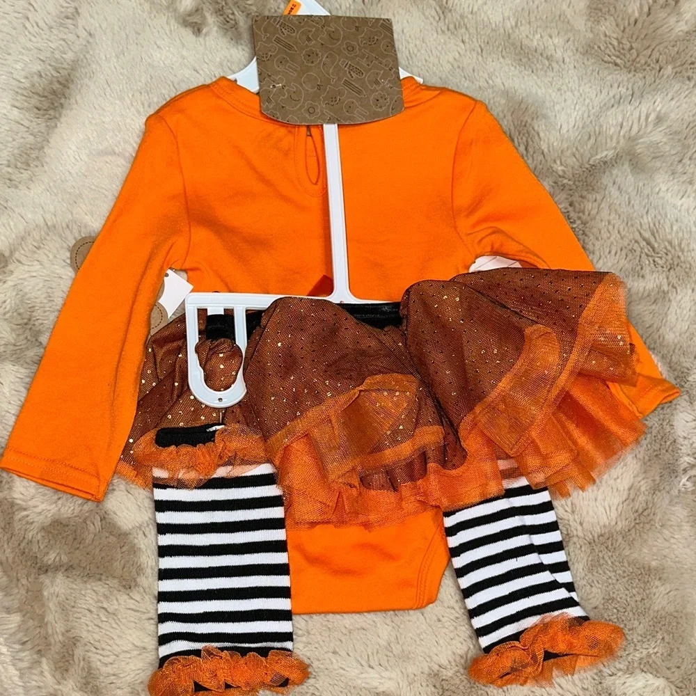 Baby Essentials charming pumpkin